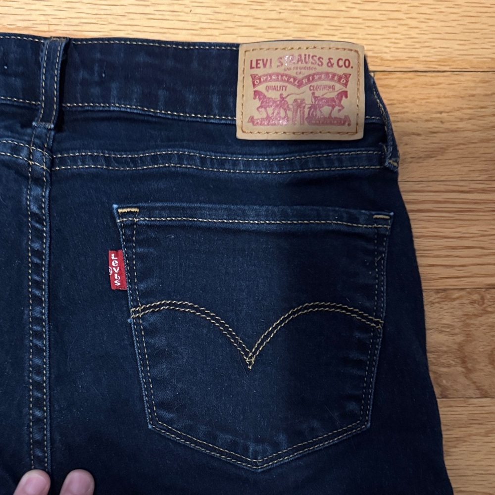 Levi's Women's Navy Skinny Jeans - Picture 3 of 4